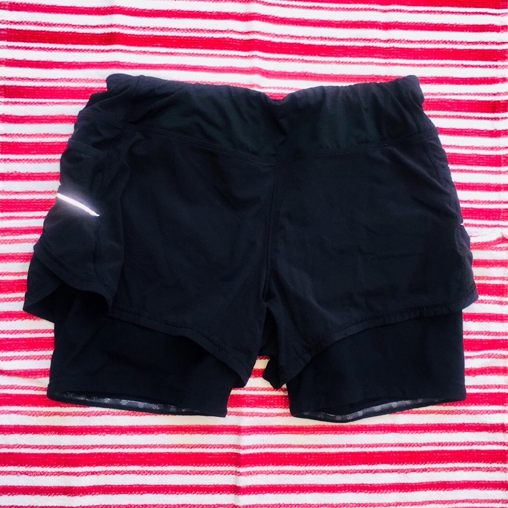 ATHLETA Shorts w/built in spandex